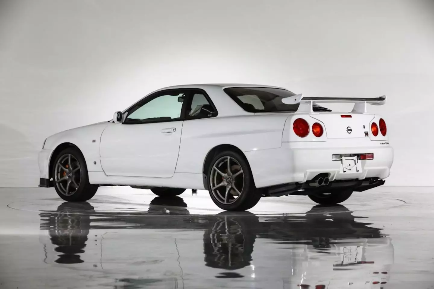 ኒሳን ስካይላይን gt-r r34 v-spec ii ኑር