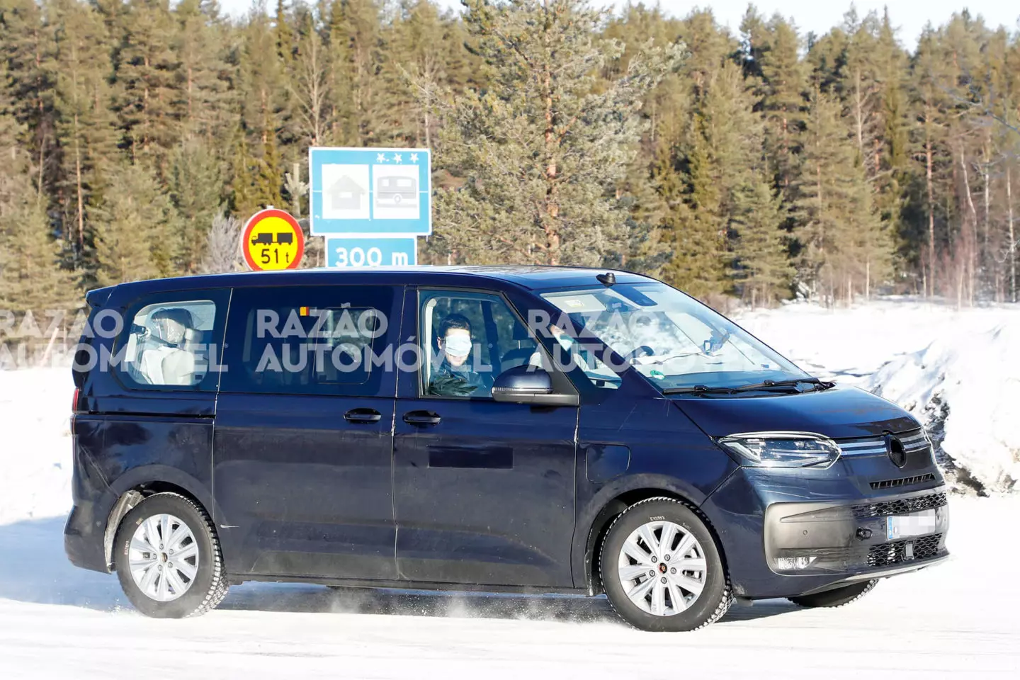 Volkswagen T7 Multivan photo-spy