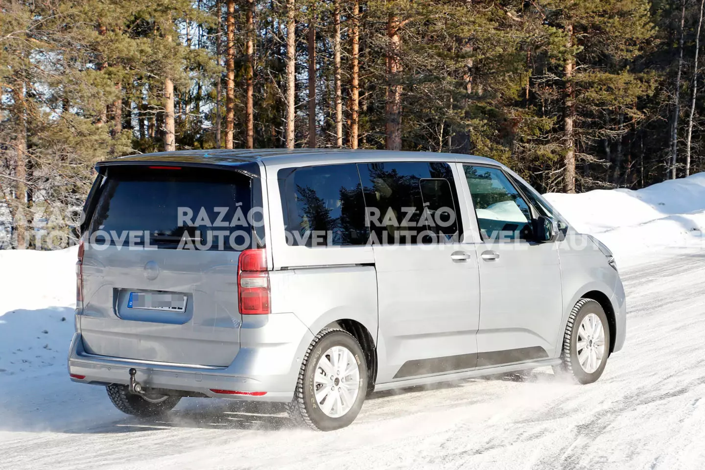 Volkswagen T7 Multivan photo-spy