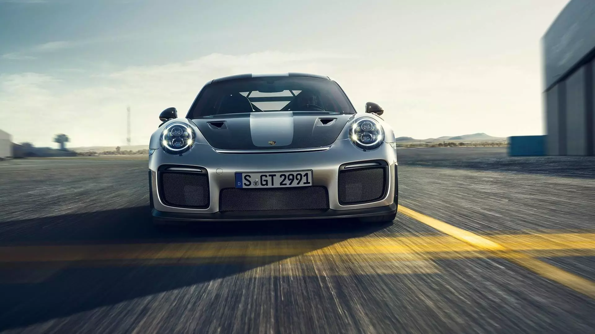 పోర్స్చే 911 GT2 RS 2018