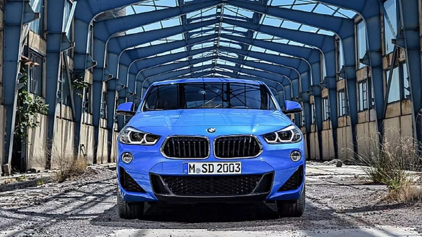 BMW X2 |