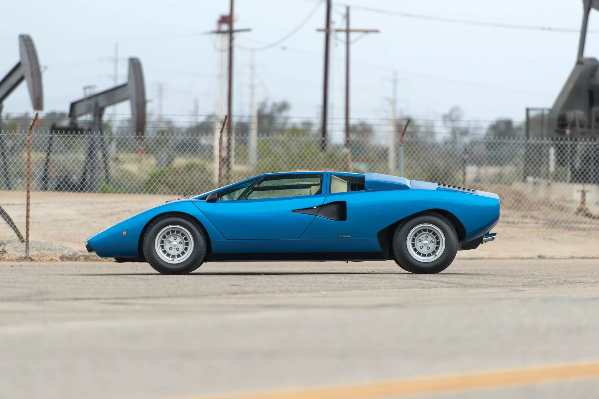 Tom ntej: Lamborghini Countach LP400