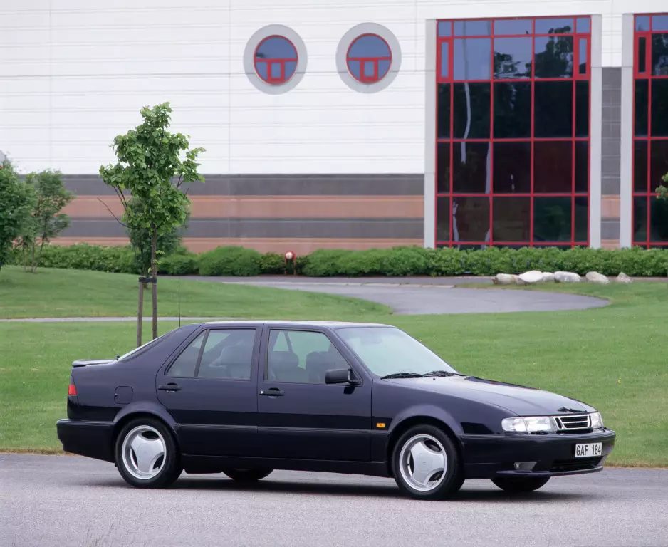 Saab 9000 Turbo 16. Vinnare av 1986 års bil i Portugal 4846_4