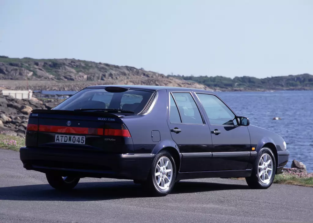 Saab 9000 Turbo 16. Vinnare av 1986 års bil i Portugal 4846_5