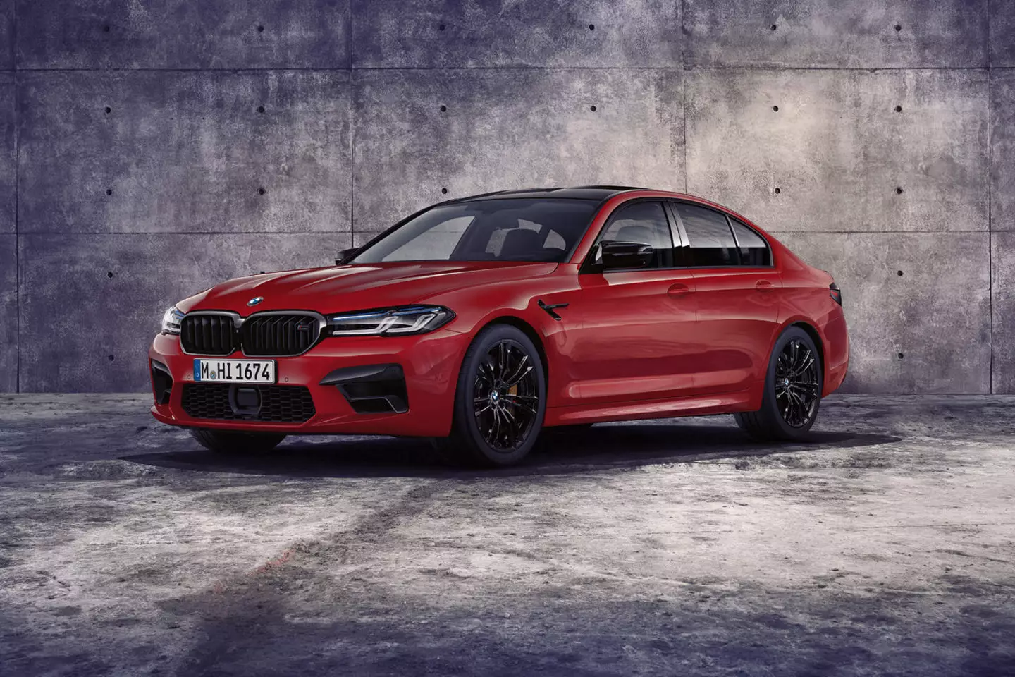 ການແຂ່ງຂັນ BMW M5 2020