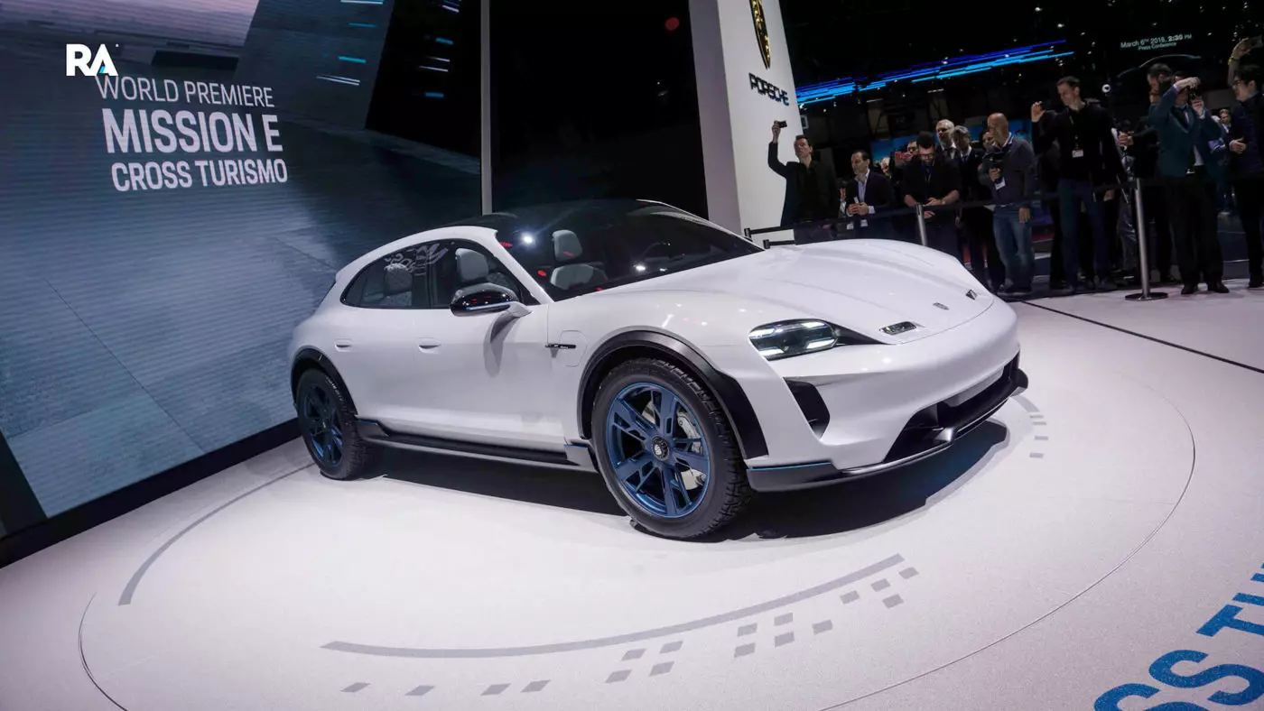 Porsche Mission e Cross Tourism