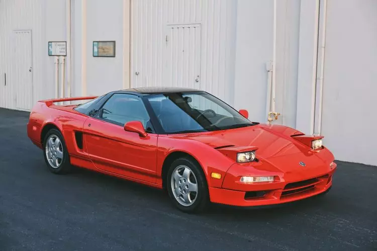 Ae fa'afefea pe a fai o le Honda NSX fou na sili atu ona musuia e le uluai faʻataʻitaʻiga? 5171_1