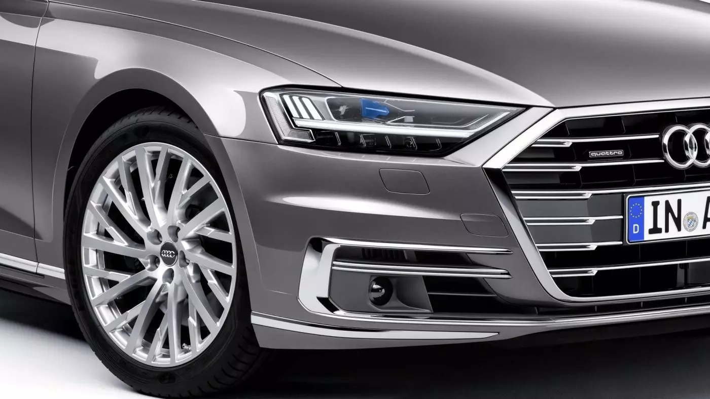 I-Audi A8