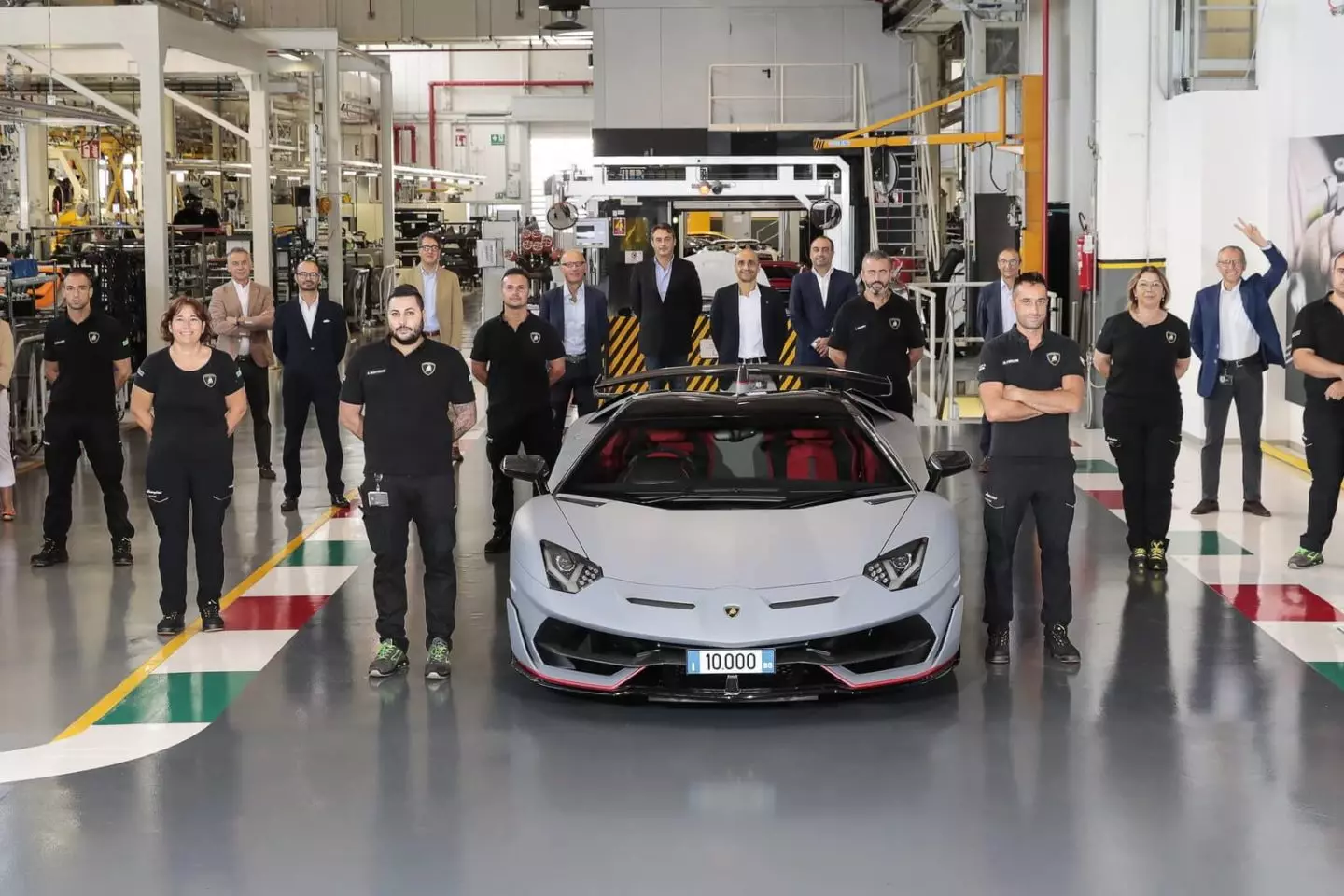 Lamborghini Aventador 10 juta