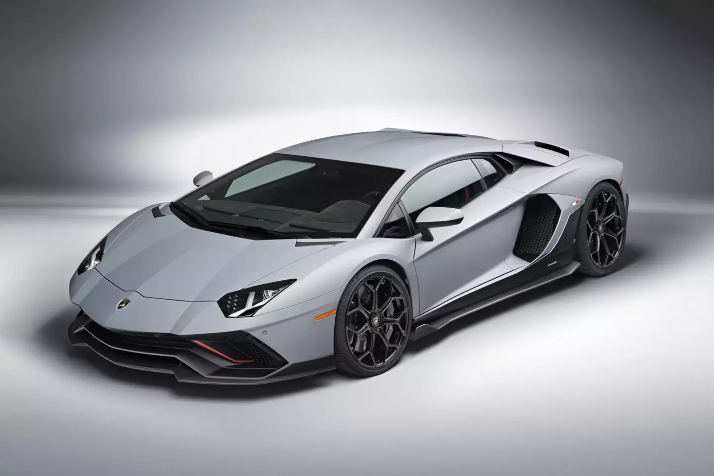 Lamborghini Aventador LP780-4 Ultima 12