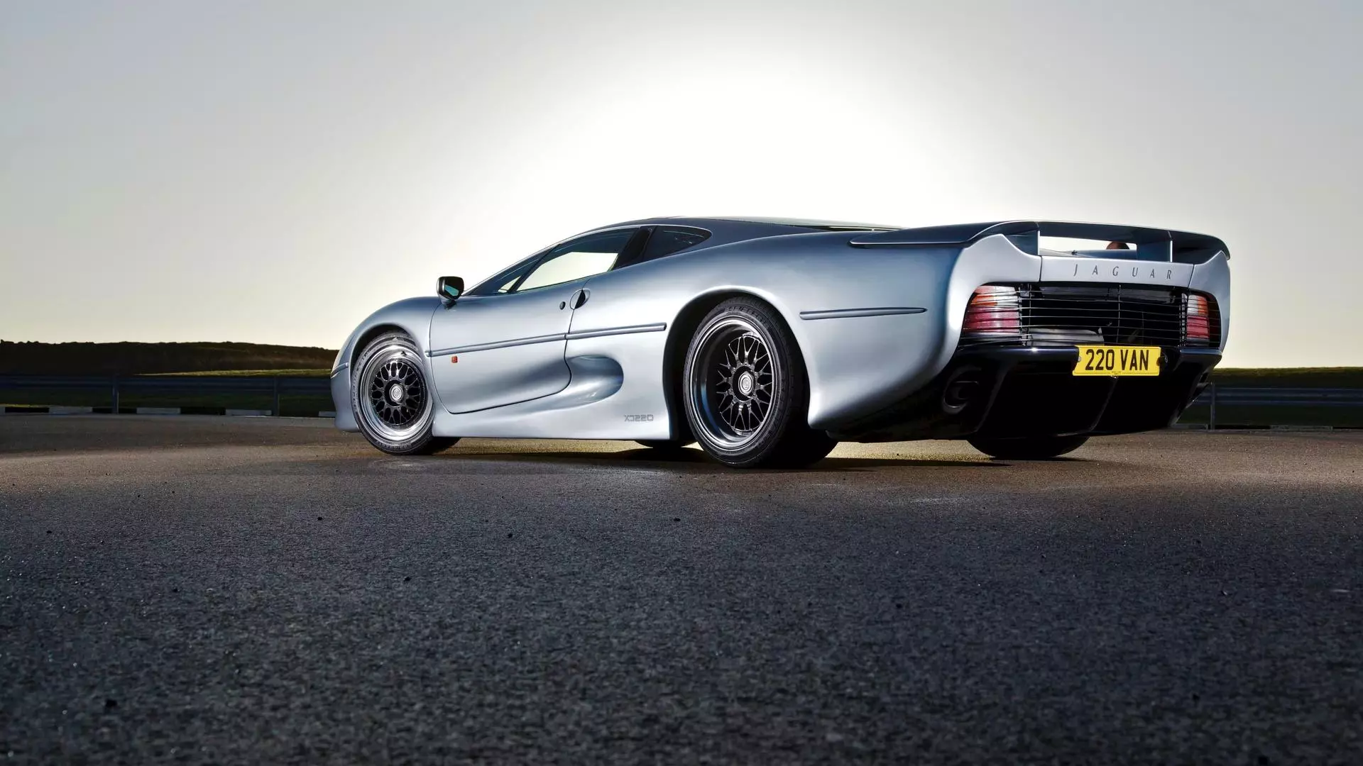 ягуар xj220