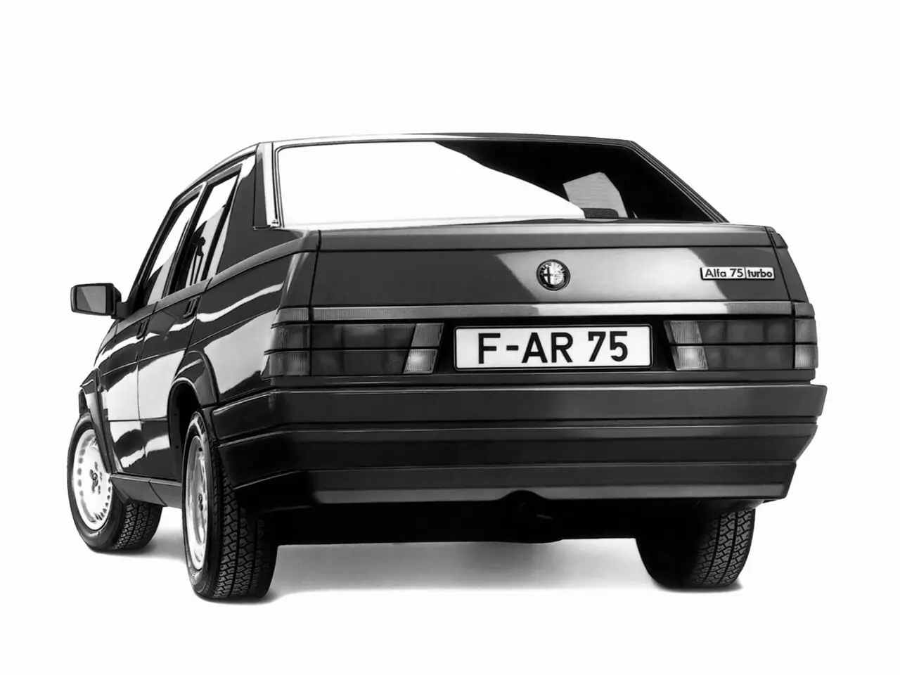 Alfa Romeo 75 Turbo