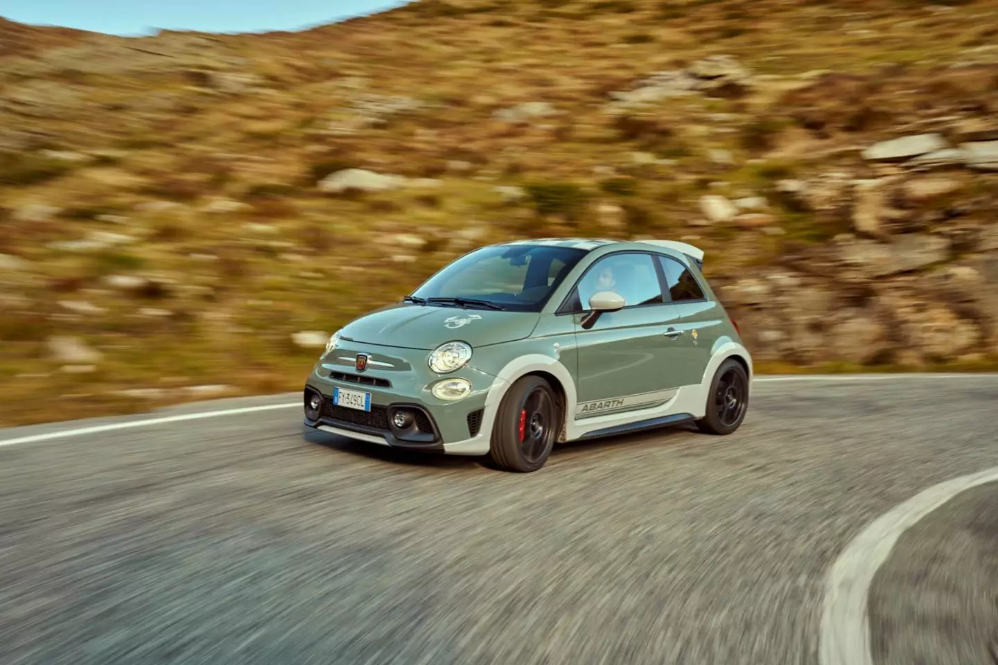 Abarth 695 faha-70 taona