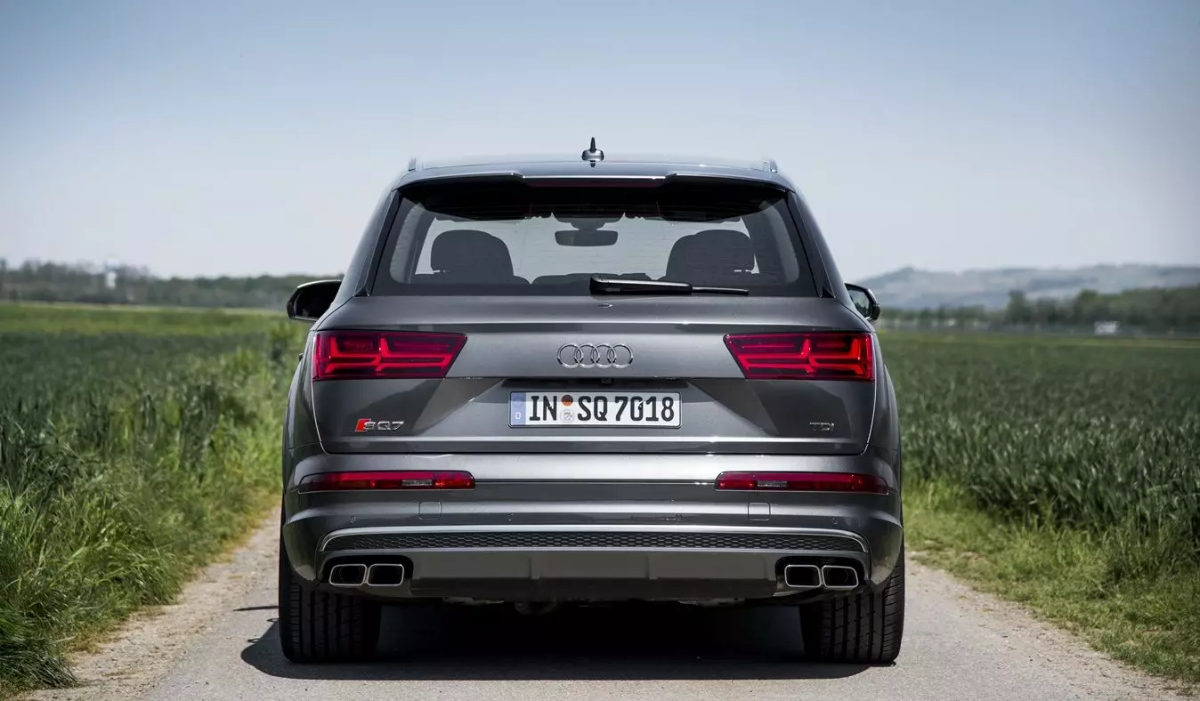 I-Audi SQ7