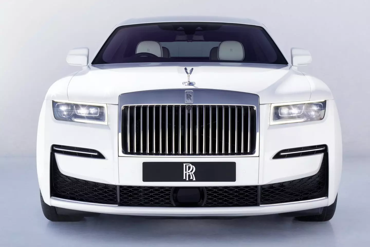 រថយន្ត Rolls-Royce Ghost ឆ្នាំ 2021