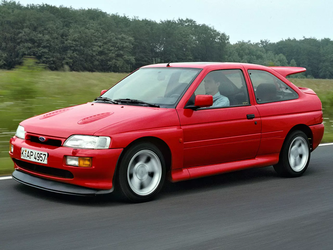 Ford Escort RS Cosworth: xyuas