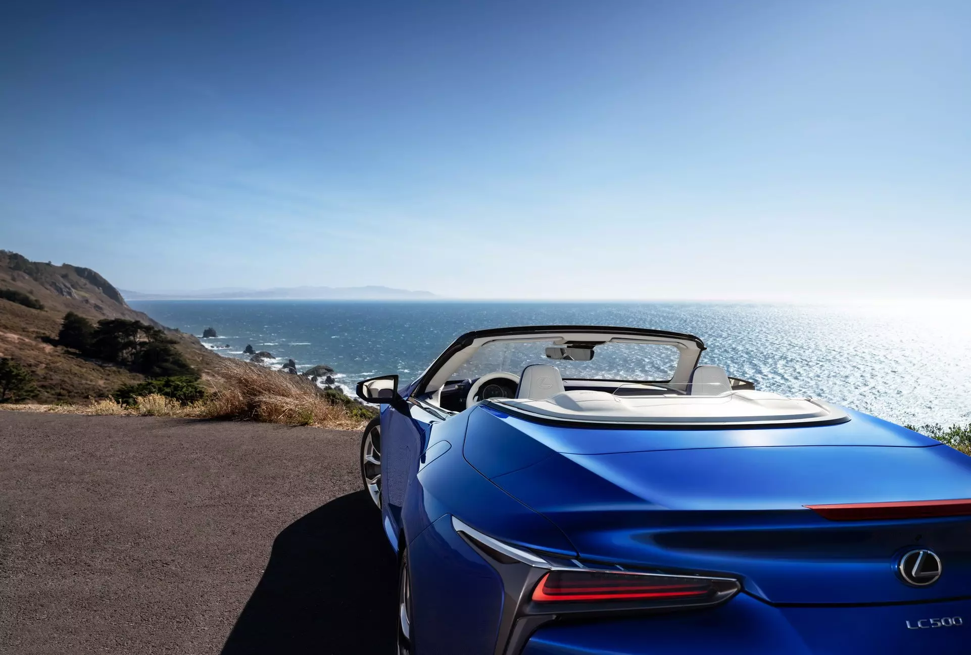 Lexus LC 500 kabriolets, 2020. gads