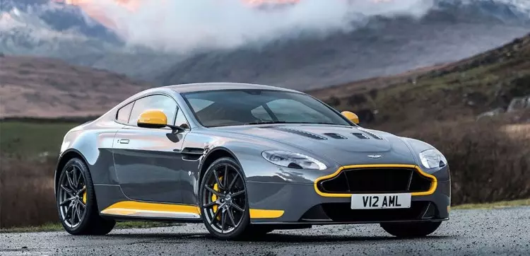 استون مارتین V12 Vantage S (1)