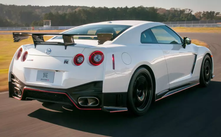 Nissan GT-R Nismo nurburgring ndhuwur