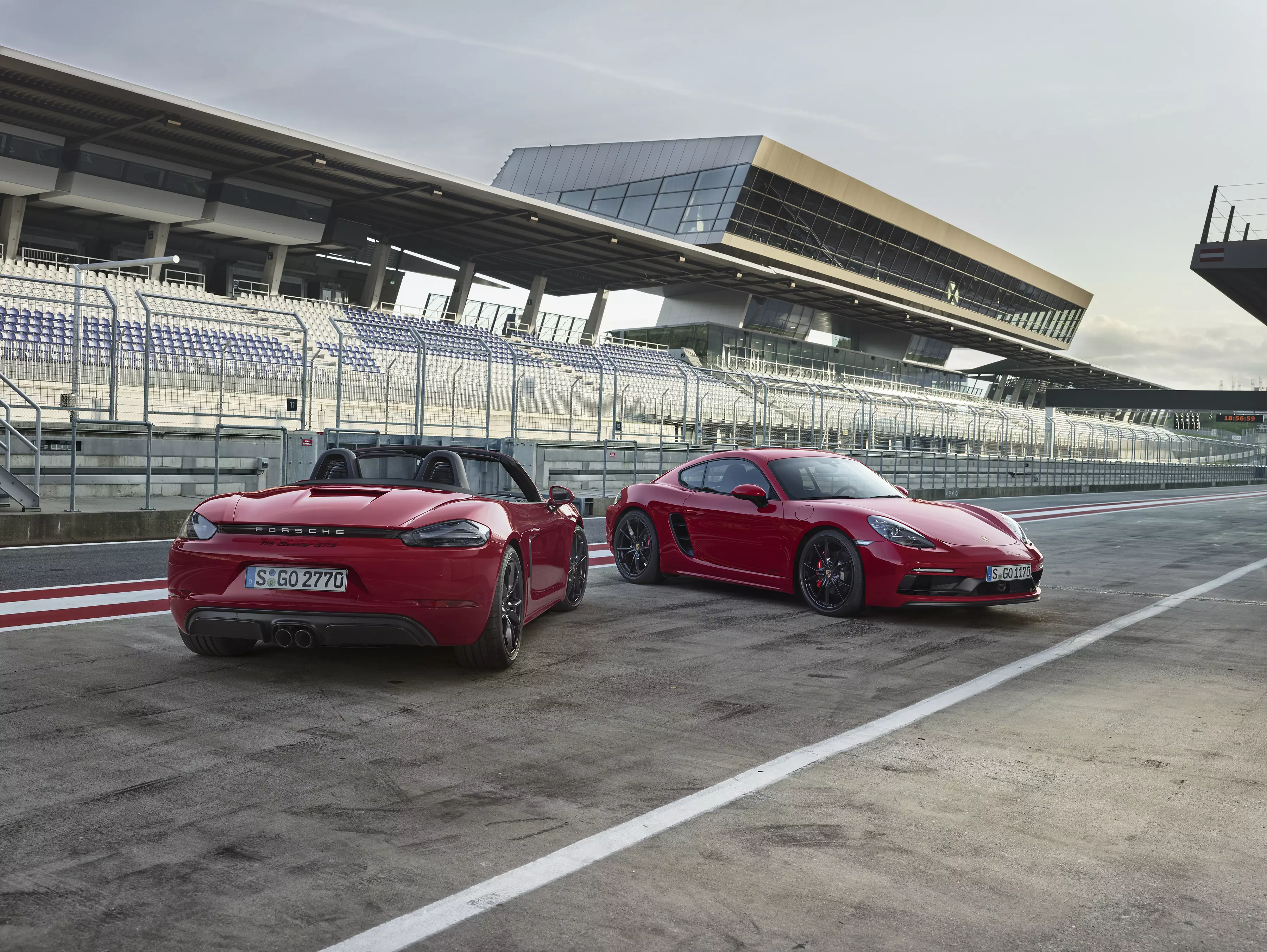 Porsche 718 Boxster GTS і 718 Cayman GTS