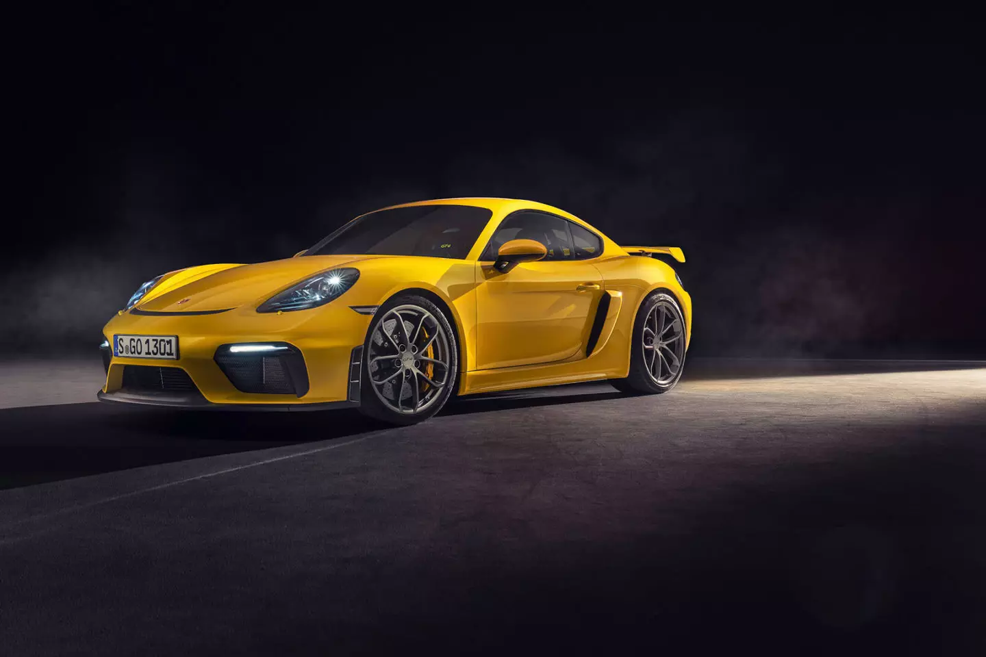 Porsche 718 Cayman GT4, 2019 година