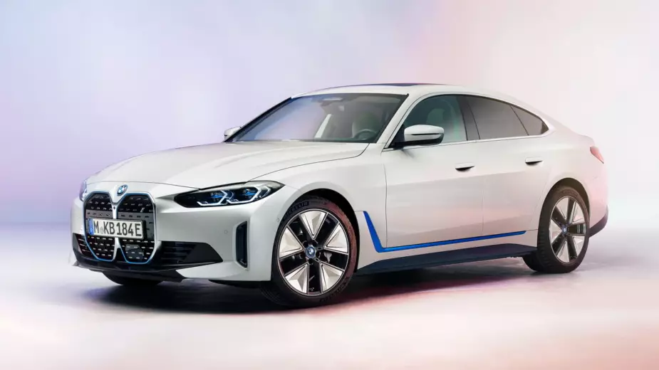 BMW i4. Déi éischt offiziell Biller vun der Mark nei elektresch