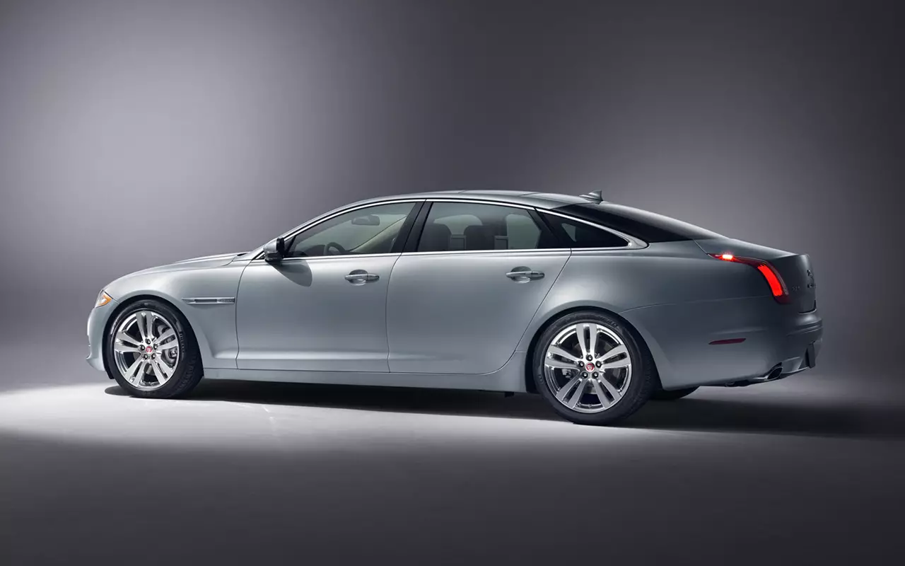 Jaguar XJ