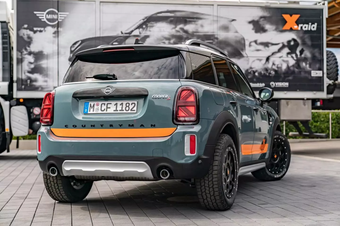 X-raid 驱动的 MINI Countryman