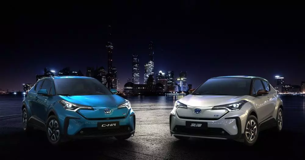 تويوتا C-HR ، تويوتا إيزوا