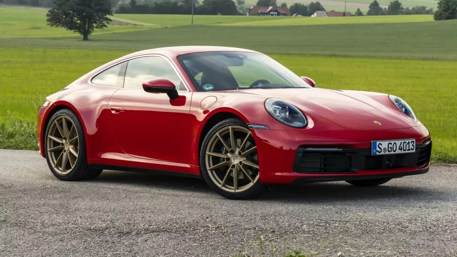 The combustion-engine 911 still has a future, Porsche says so