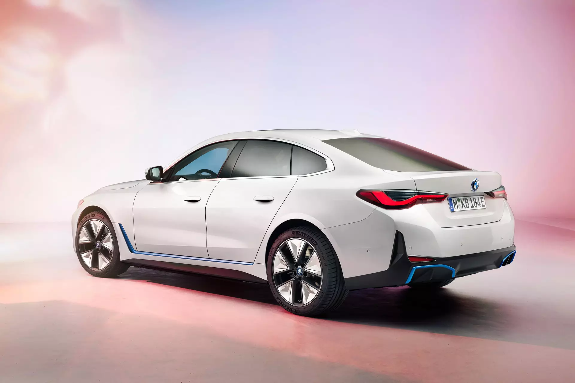 រថយន្ត BMW i4