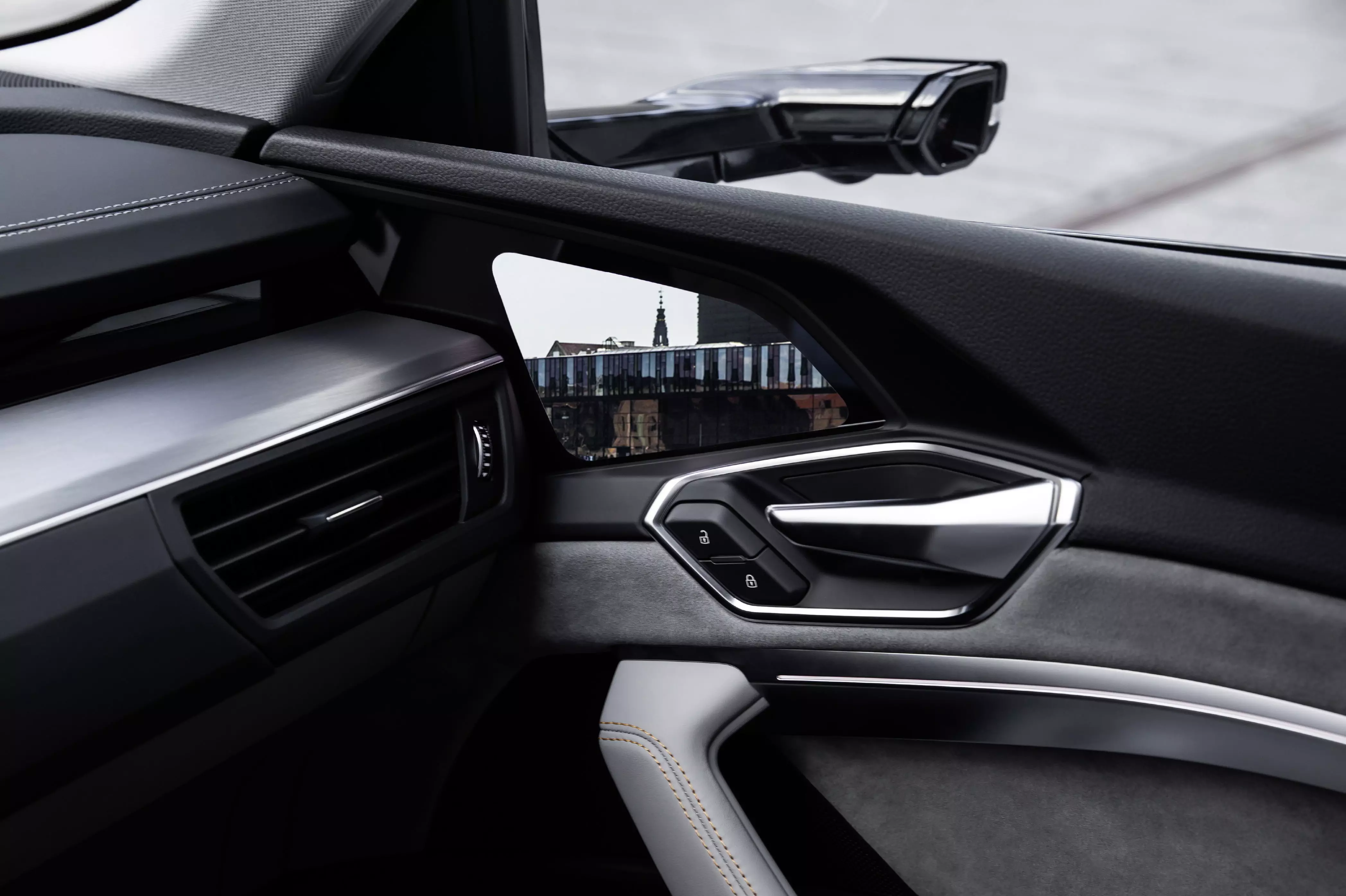 Audi e-tron من الداخل