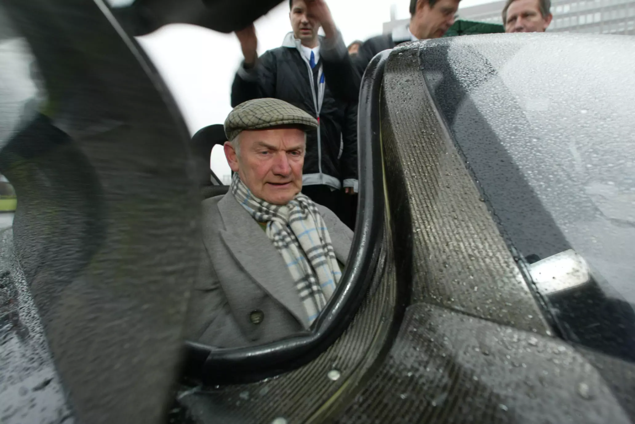 Moporof. Ngaka Ferdinand Piëch le Volkswagen L1