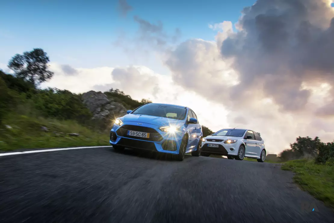 Izizukulwane ezimbili zeFord Focus RS ziyashayisana 6140_2