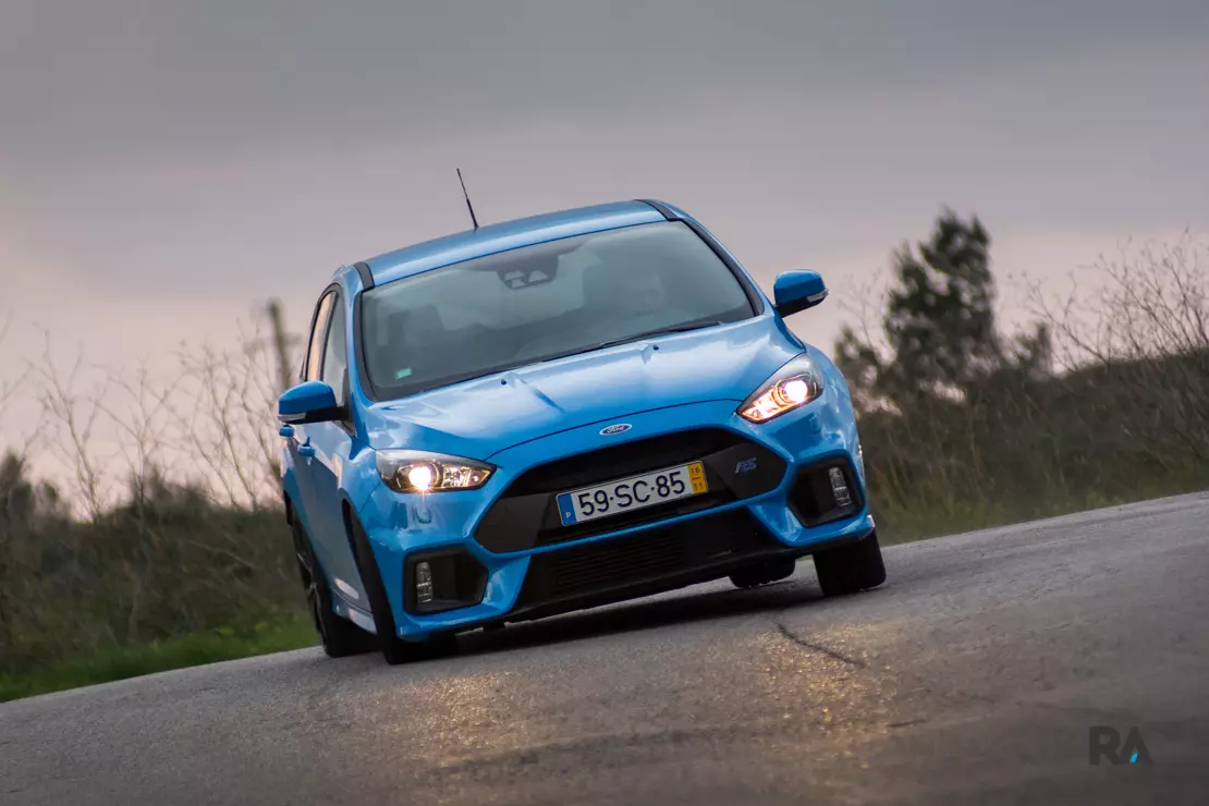 រថយន្ត Ford Focus RS 2.3 Ecoboost