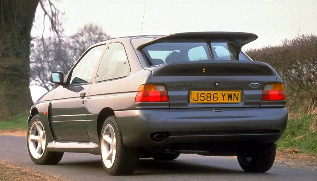 ford escort rs cosworth