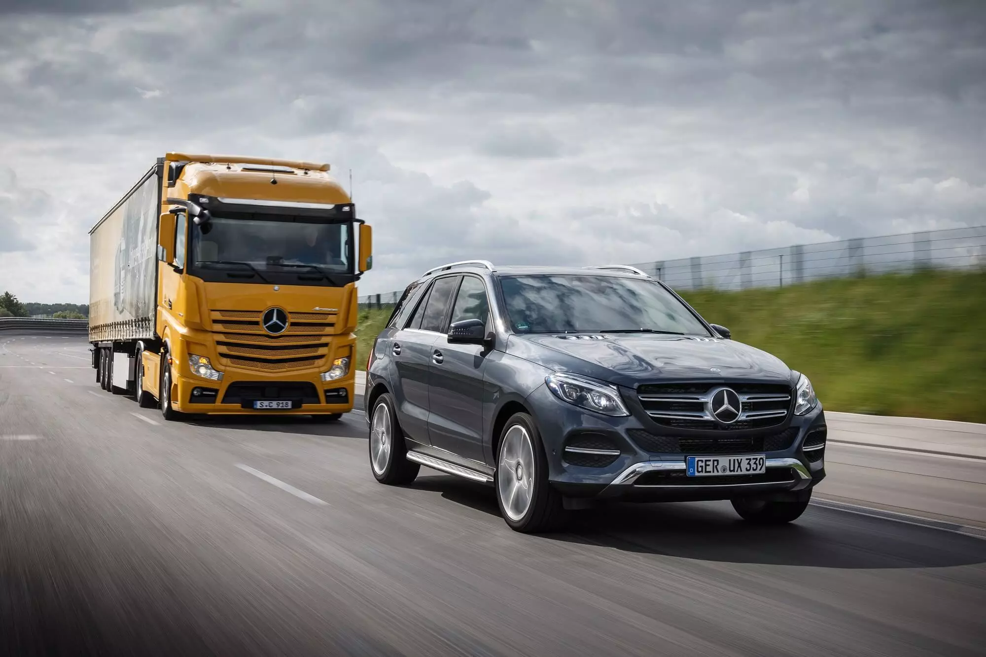 Mercedes-Benz SUV en vragmotor