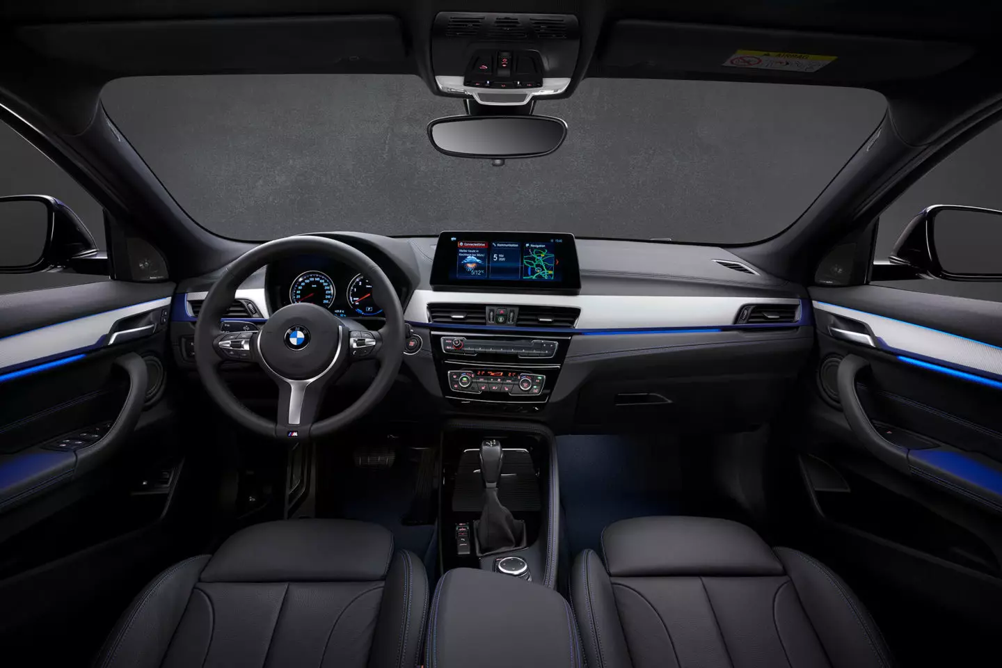 Interioré BMW X2 xDrive25e