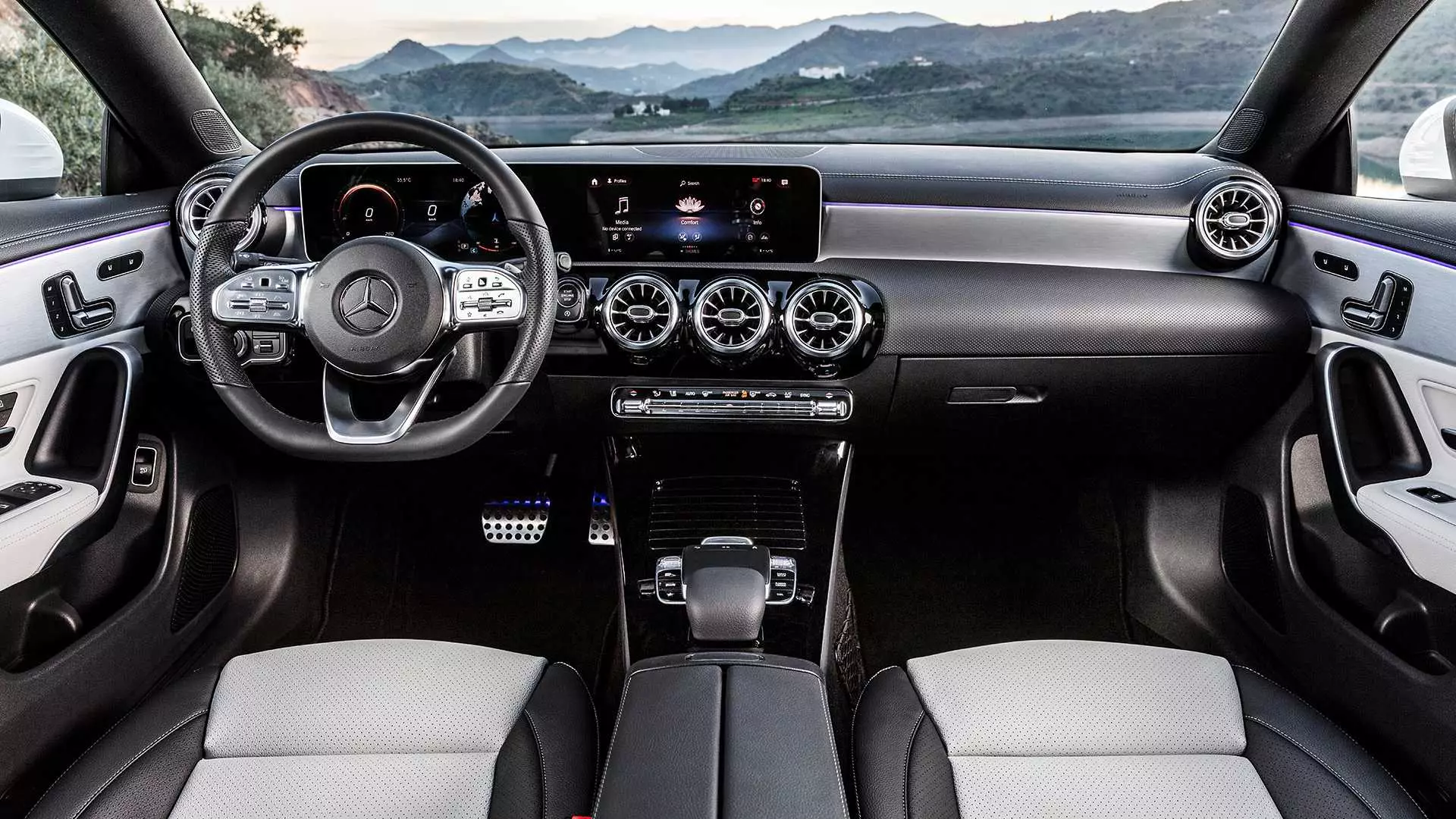 Mercedes-Benz CLA වෙඩි තැබීමේ තිරිංග 2019