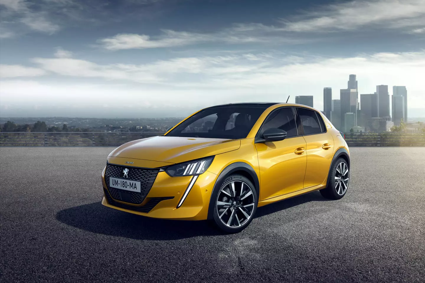 Peugeot 208 GT لاین