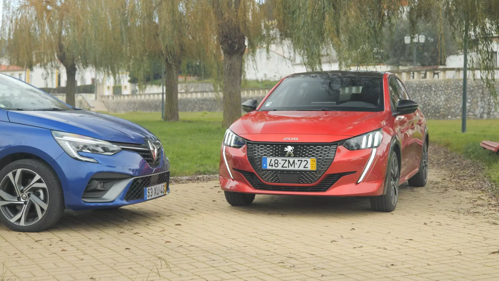 comparativo peugeot 208 renault clio 2020