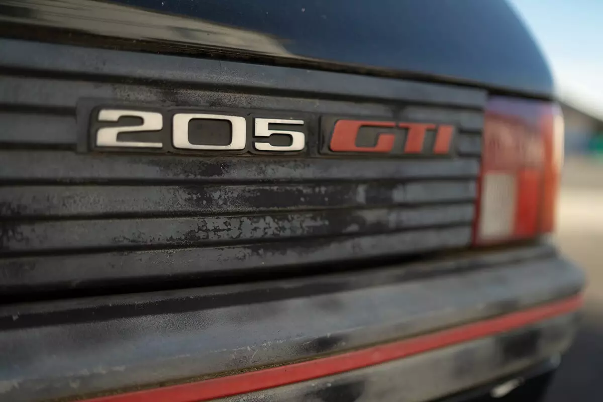 Peugeot 205 GTi |