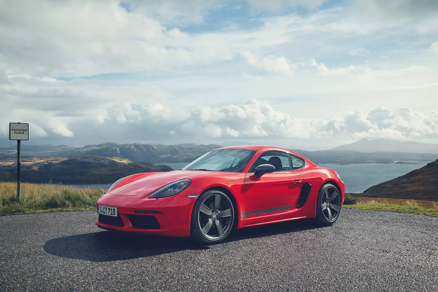 រថយន្ត Porsche 718 Cayman T