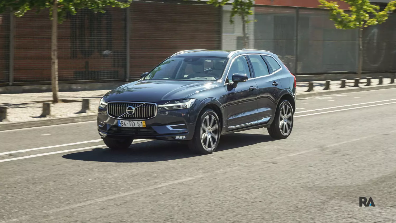 Volvo XC60 D5 AWD-Aufschrift. Die neue Essenz der schwedischen Marke 6581_3