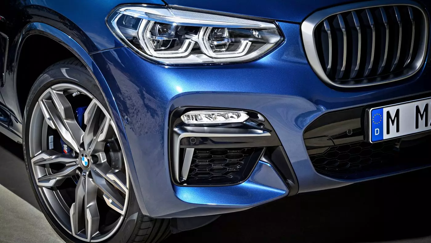 سيارة BMW X3 M40i