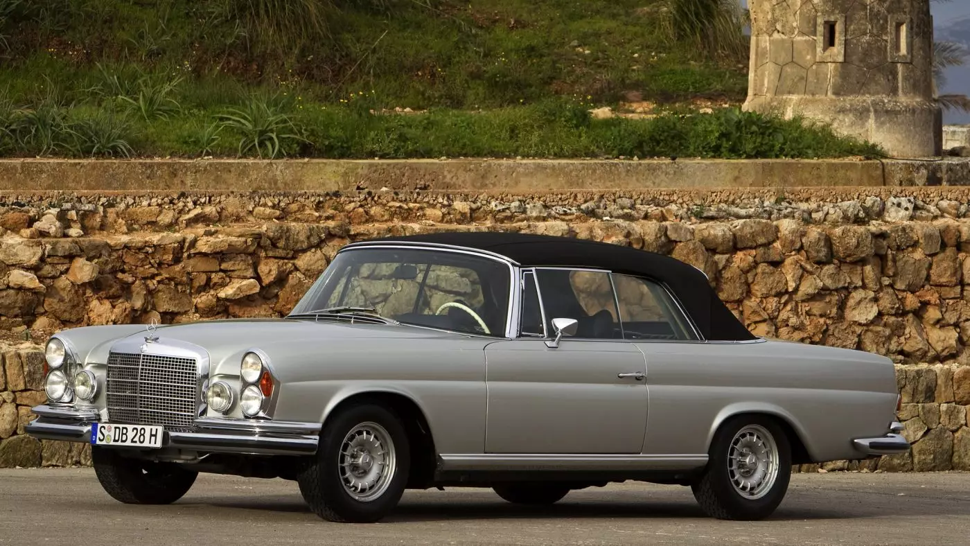 Klassischer Mercedes-Benz 280 SE