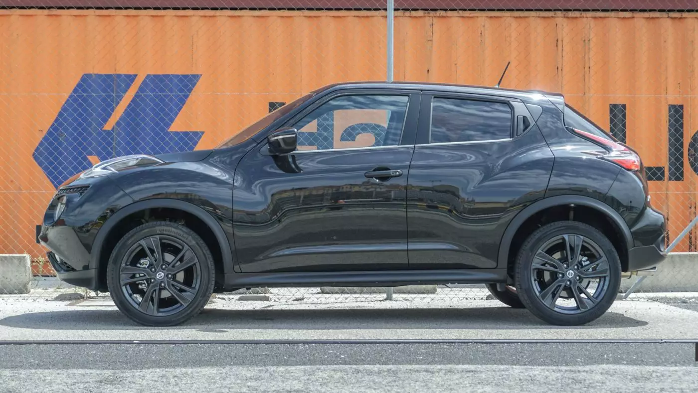 Nissan Juke Black Edition. තවමත් ඔබේ අත්වල උපක්‍රම තිබේද? 6653_1