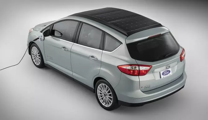 ឆ្នាំ 2014-Ford-C-MAX-Solar-Energi-Concept-Studio-6-1280x800