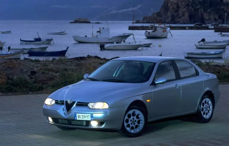 Alfa Romeo_156_1