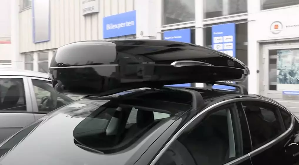 Tesla Model 3 Roof Suitcase